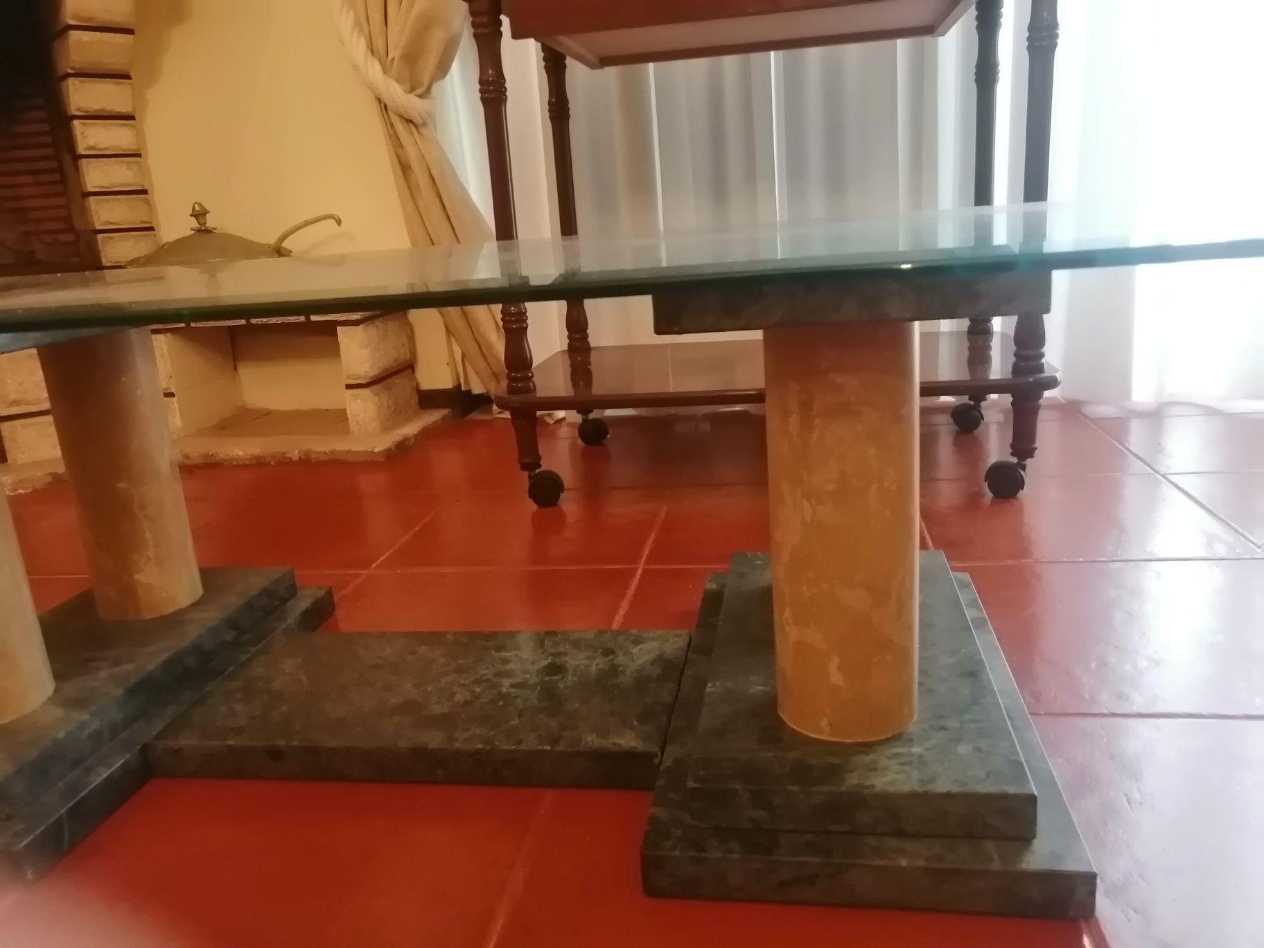 Mesa centro vidro e pedra