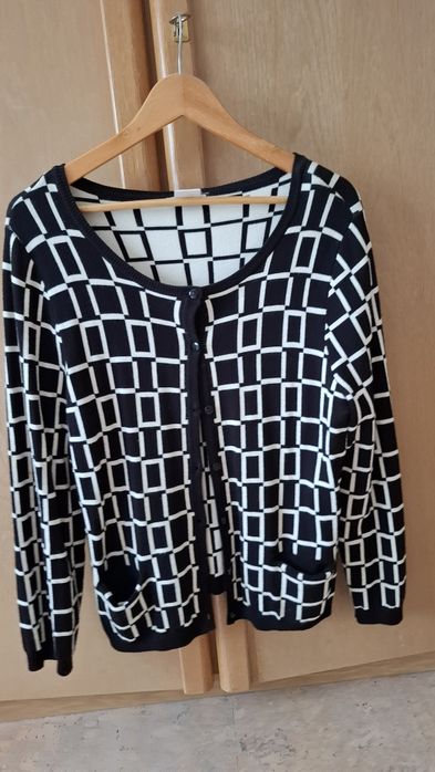 Sweter zapinany roz 42