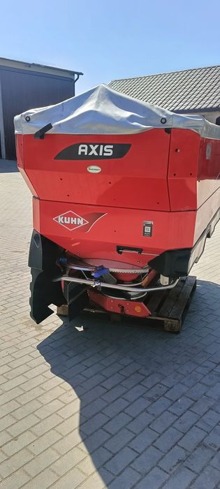 Sprzedam Rozsiewacz Kuhn AXIS M 40.2 W rok2018