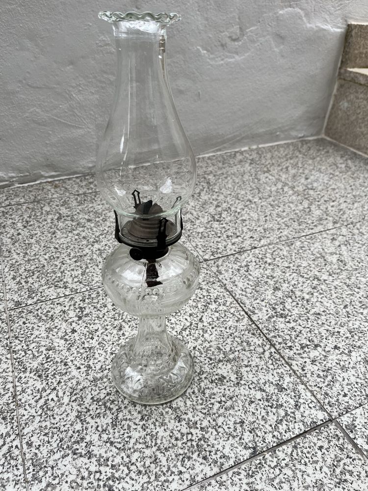 Candeeiro a petroleo antigo