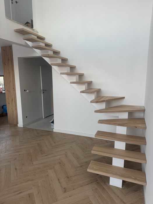 Schody, schody samonośne, schody metalowe