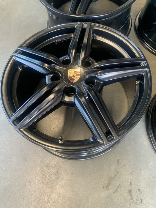 Диски на PORSHE R19 оригинал