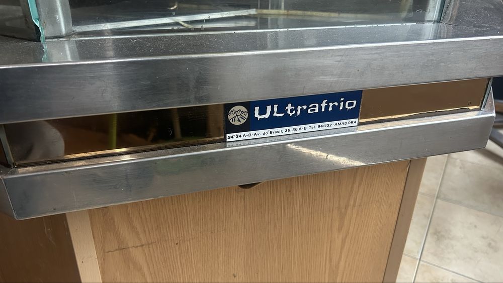 balcão com vitrine inox