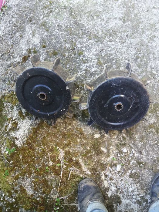 Rodas ferro para moto enchada e abre regos