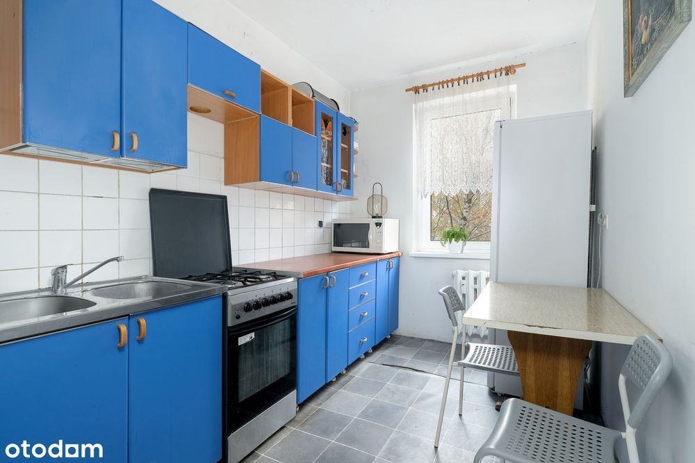 4 lub 5 pokoi, os. Batorego, niski blok, 2 piętro, pow. 83,30 m2