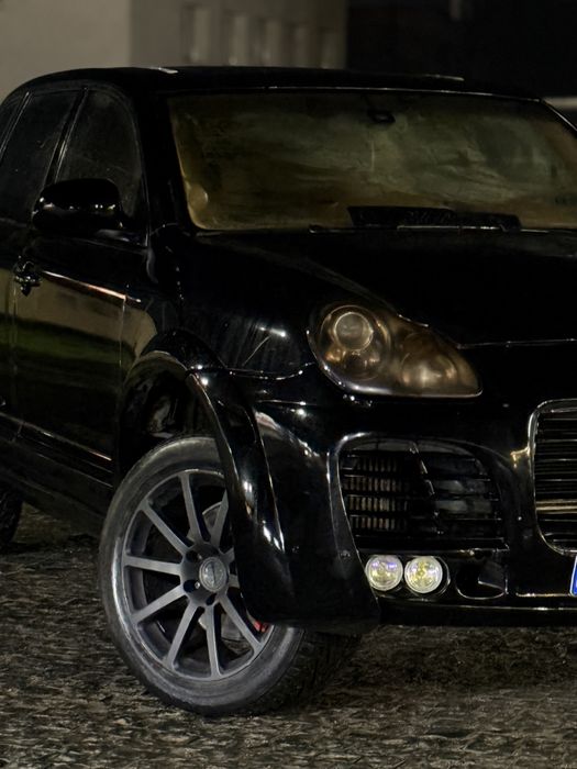 Porshe cayenne 4.5 turbo magnum
