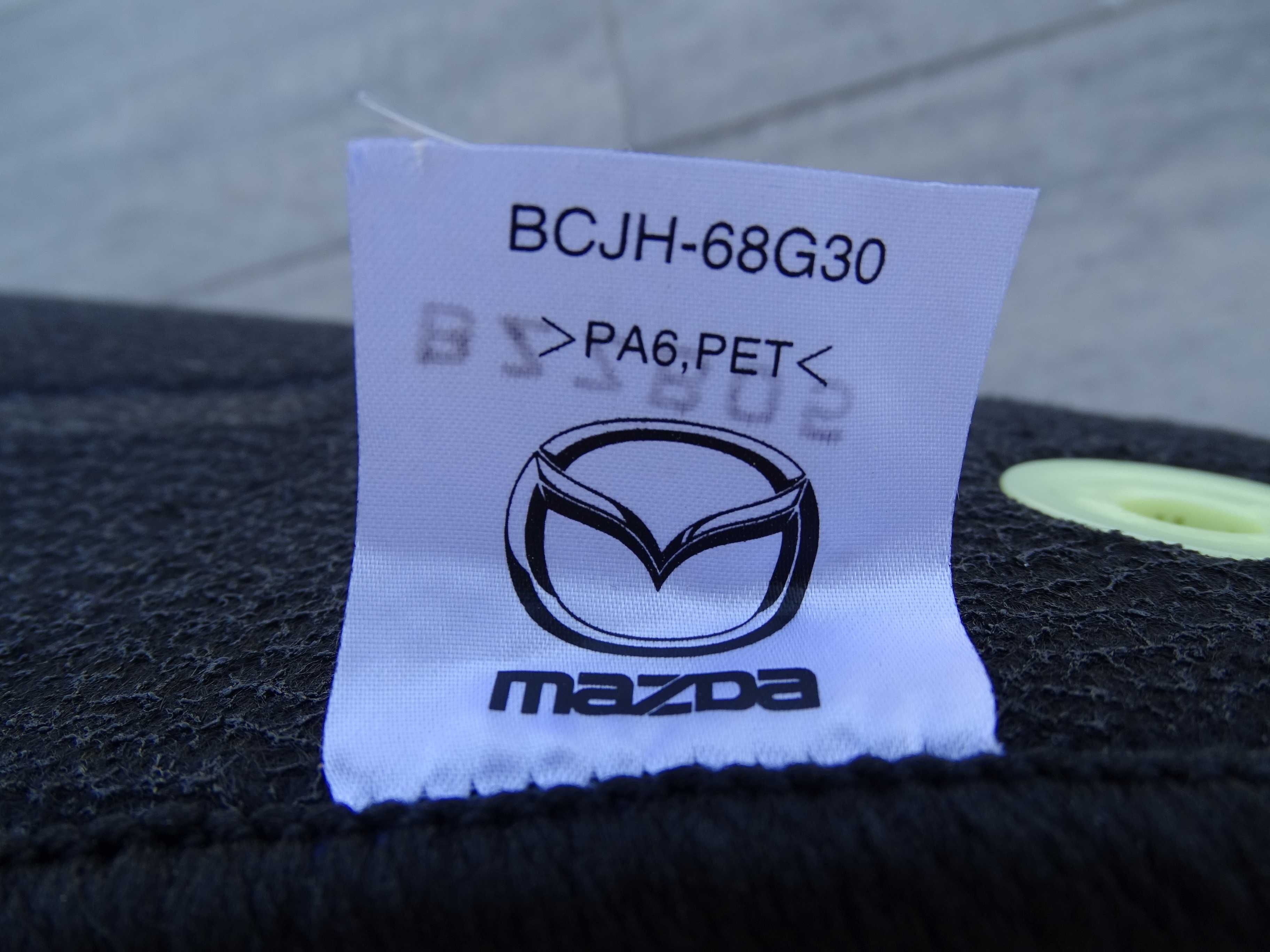 Dywaniki Mazda 3 BP Oryginał Komplet   Materiał / Welur