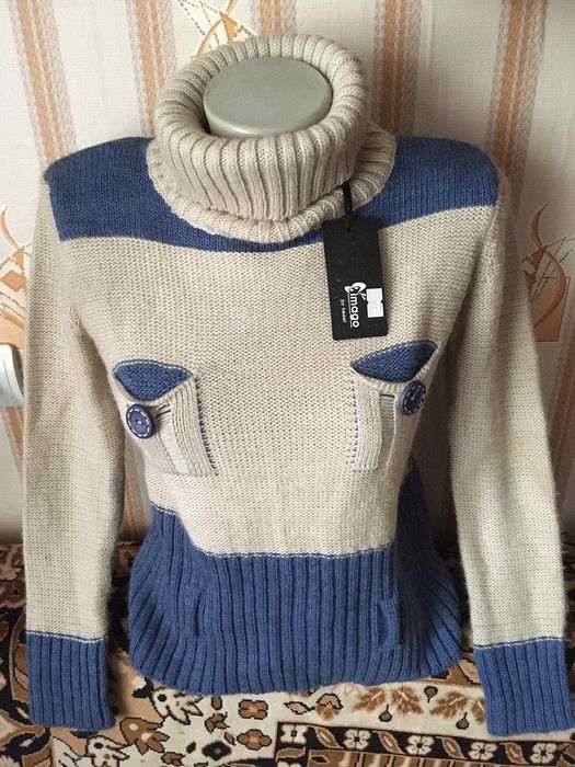 Свитер женский с заворотом