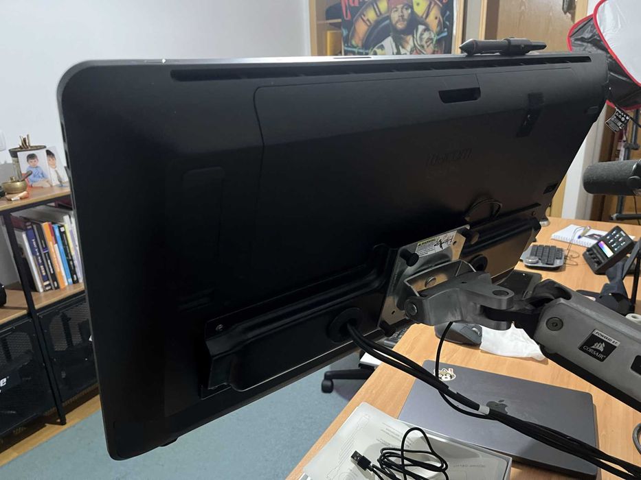 Wacom Cintiq Pro 24" à venda – em perfeito estado