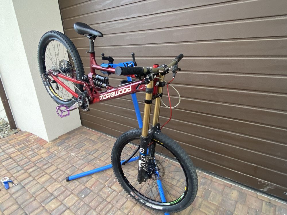 Morewood makulu fox 40 dhr rc4 mocno doinwestowany tues sender session