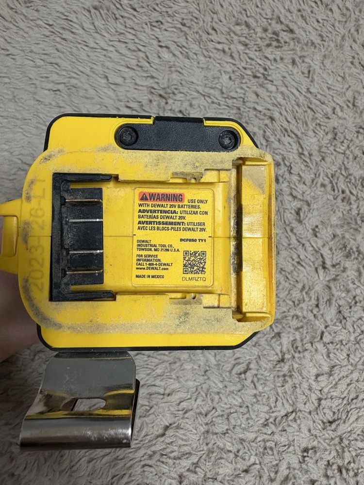 Імпакт Dewalt dcf850 20 v