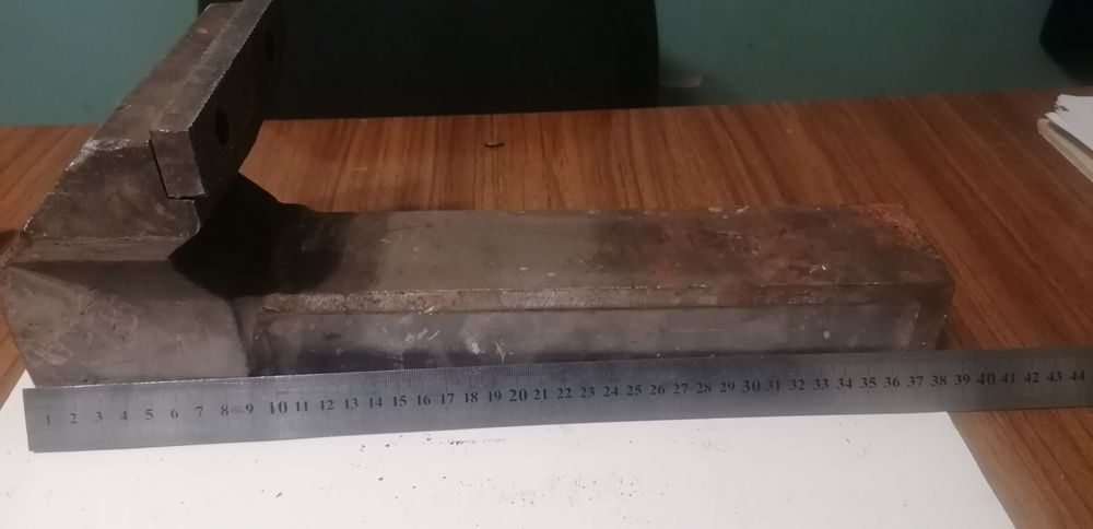 Запчасти для слюсарних лещат.