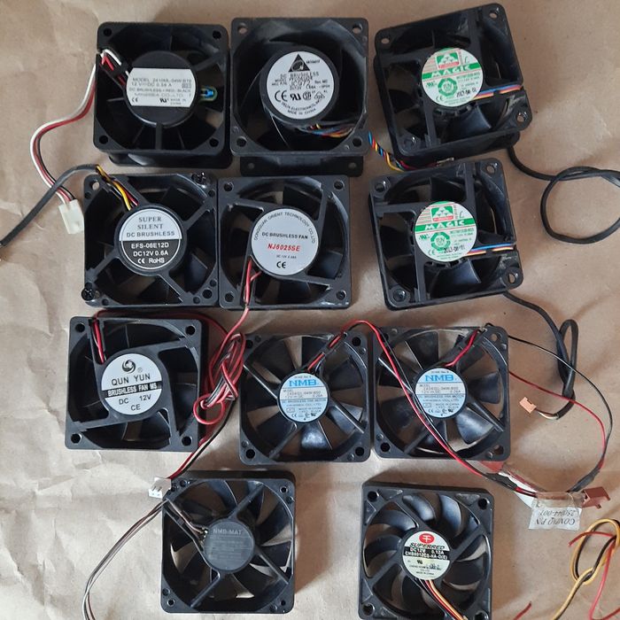 Кулер вентилятор корпусний.