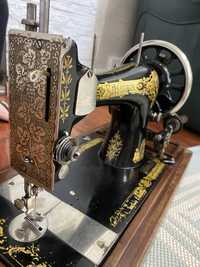 Антикварная швейная  машинка Singer  1915 года в отличном состояним