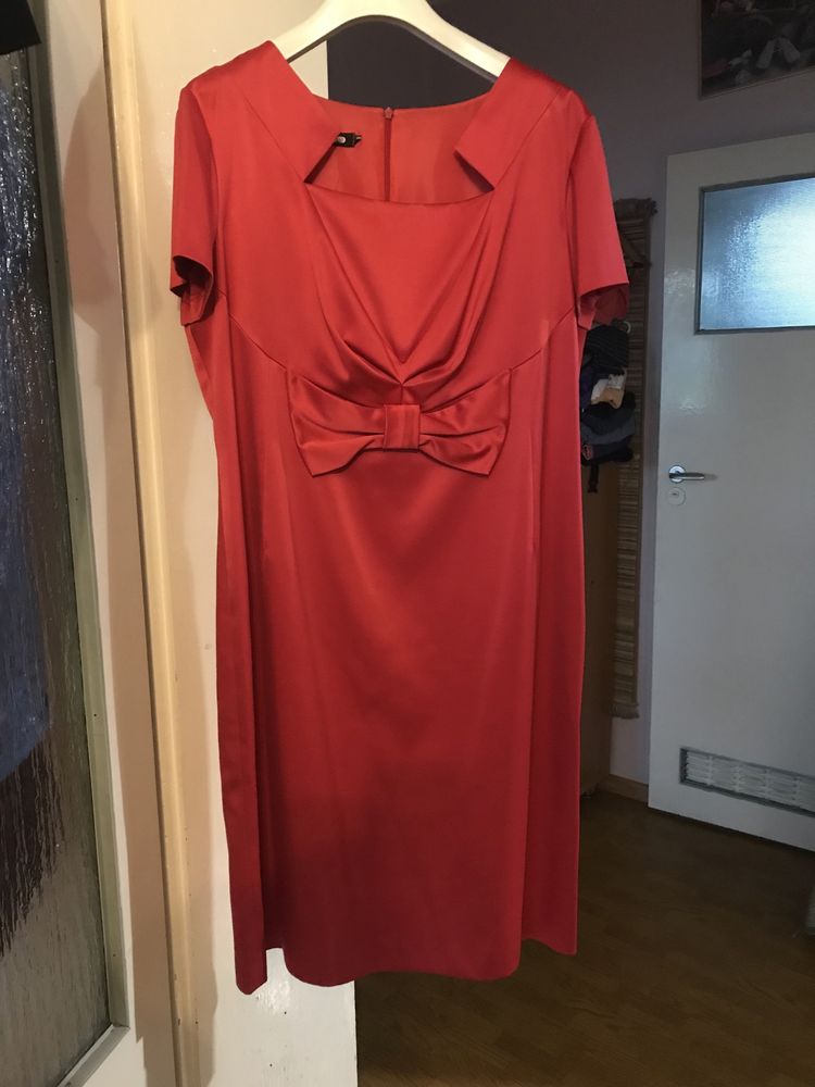 Sukienka czerwona  rozmiar 46
