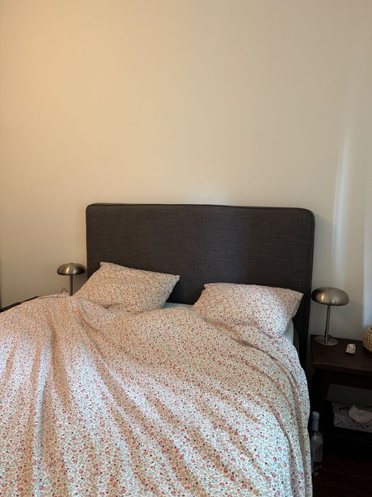 Łóżko kontynentalne ikea grafitowe 140 cm x 200 cm, stan bardzo dobry