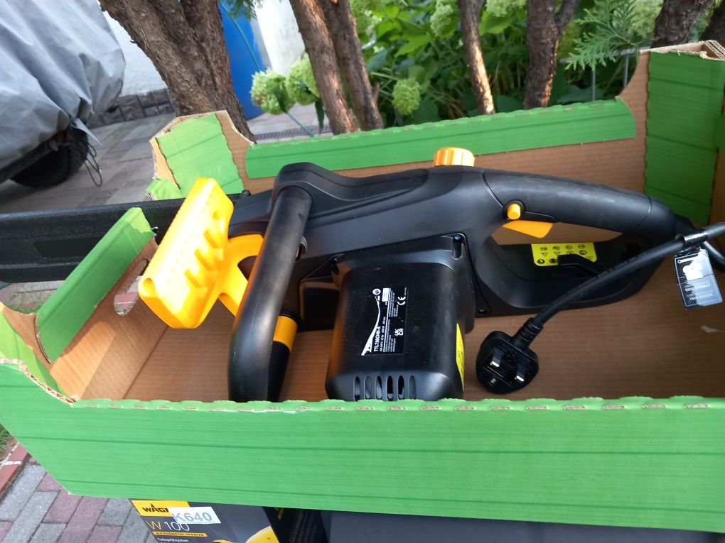 Piła łańcuchowa Titan 2000 W