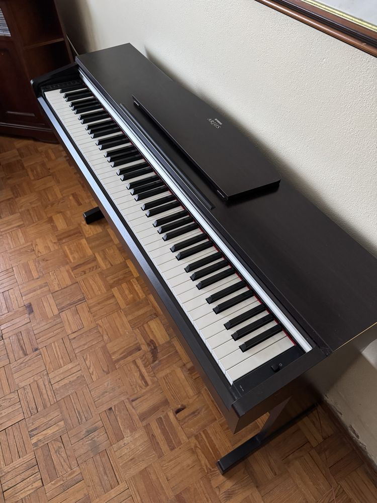 E-Piano Yamaha Arius YDP-141