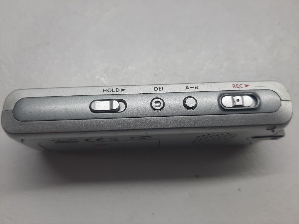 Цифровий диктофон Samsung YV-120