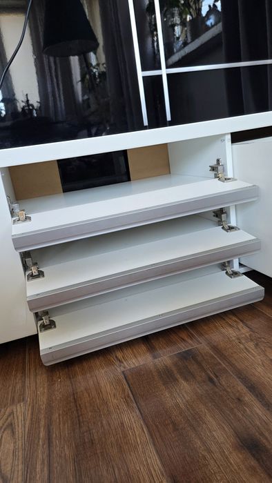 Besta burs Szafka pod TV, biały połysk
