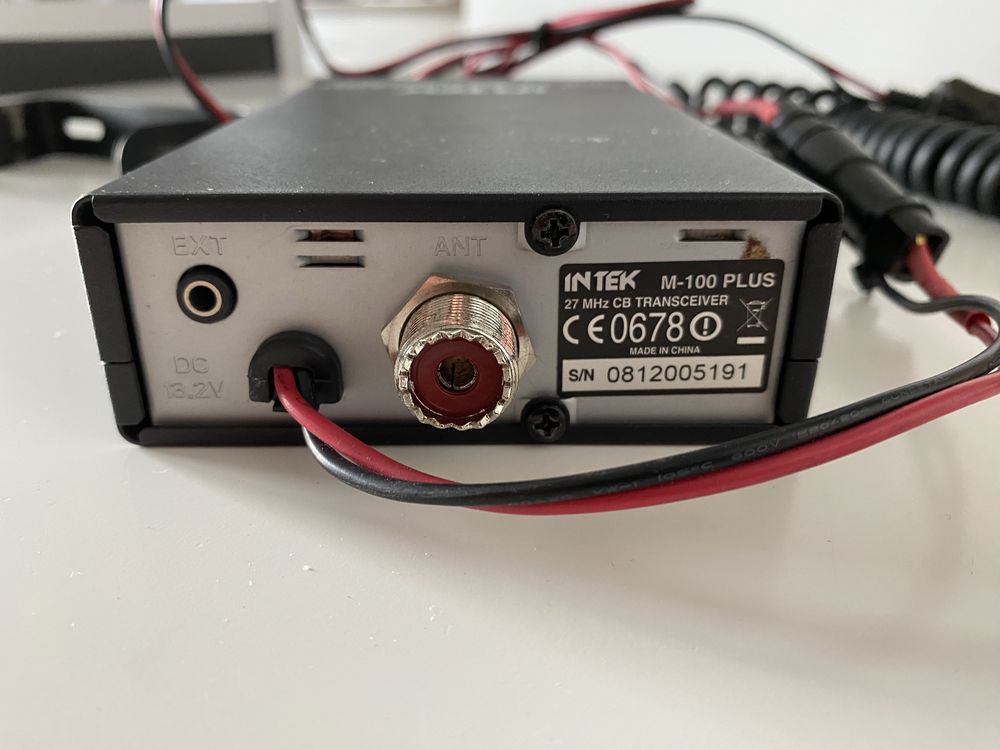 CB Radio INTEK M-100 PLUS + antena + mikrofon