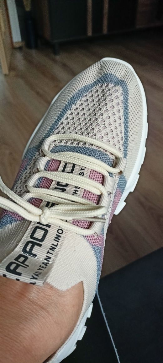 Buty sportowe tekstylne