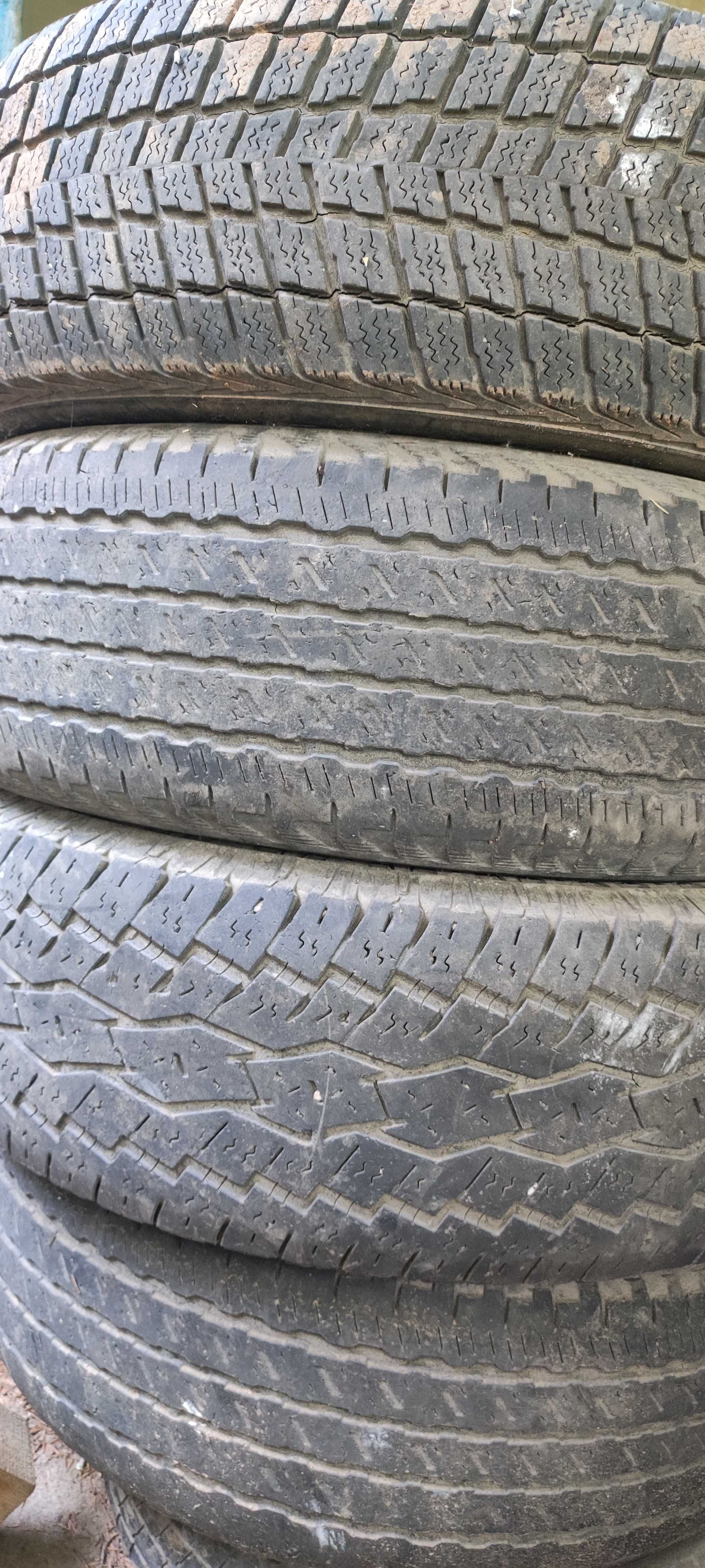 Покришки 4 штуки 235/75 R15 109Т