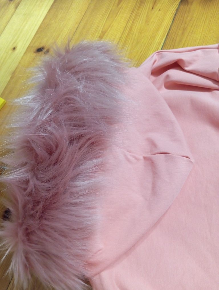 Bluza z kapturem z lisem futerko