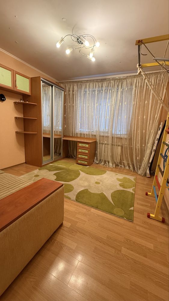 Здам 4 квартиру м. Палац Спорту