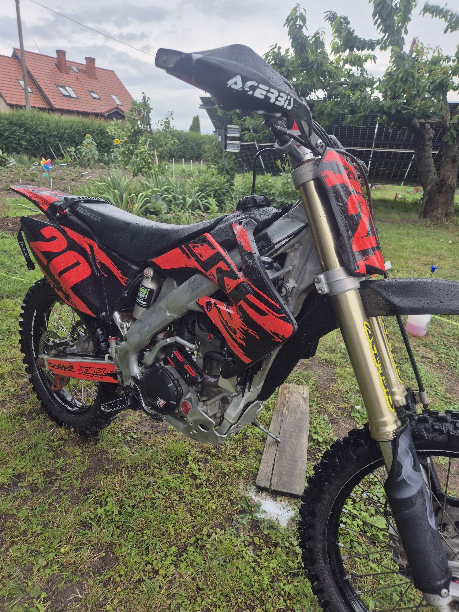 Honda crf 250r świeżo  po remoncie