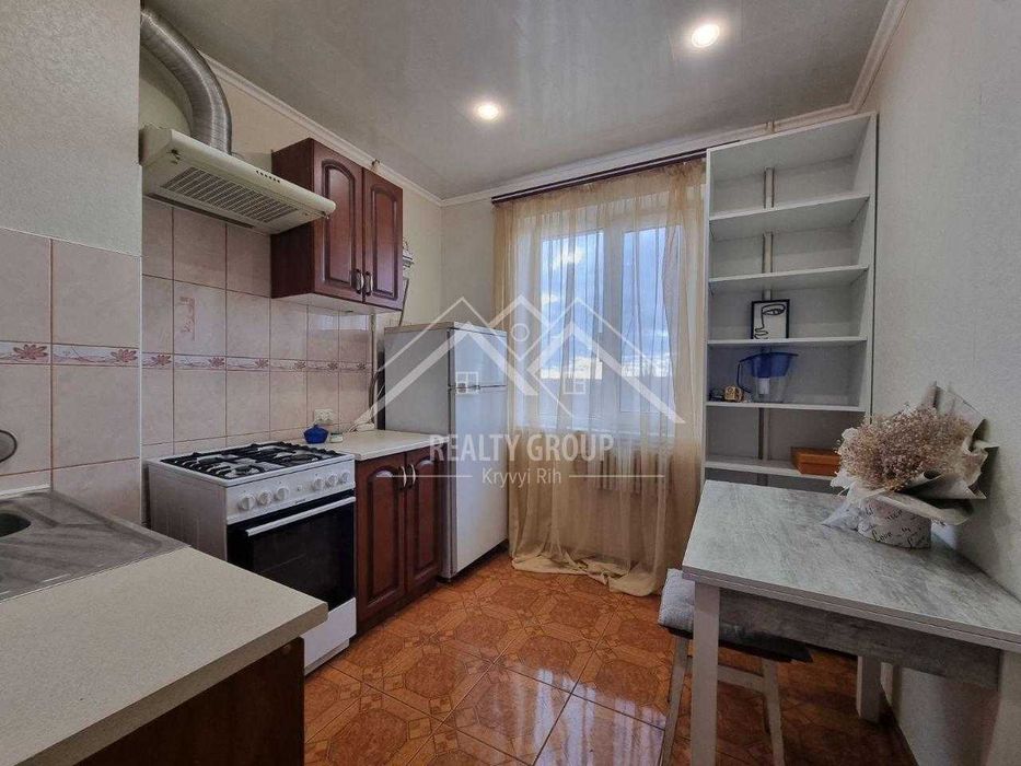 Продаж затишної 2к квартири на середньому поверсі