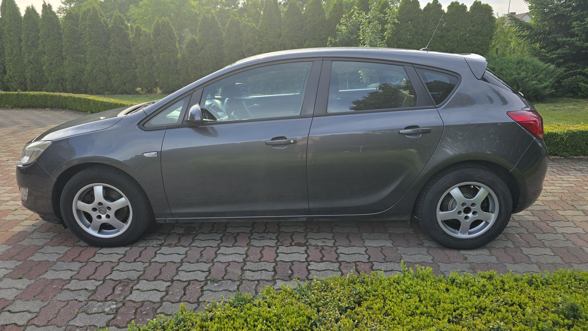Opel Astra J 1.7cdti 2010r klima tempomat