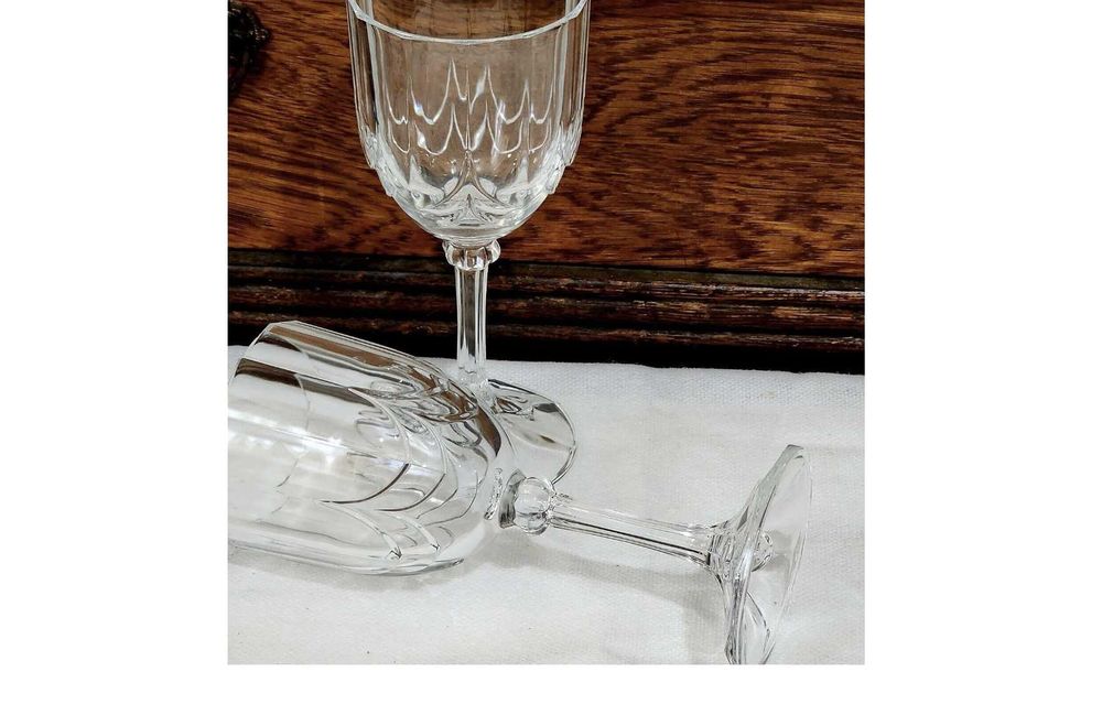Copos de champanhe, licor e de água em vidro vintage - LUMINARQUE