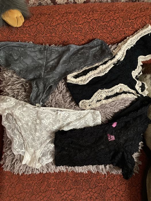 Качественные стринги б/у цена одних от 35.продажа от 3штук.