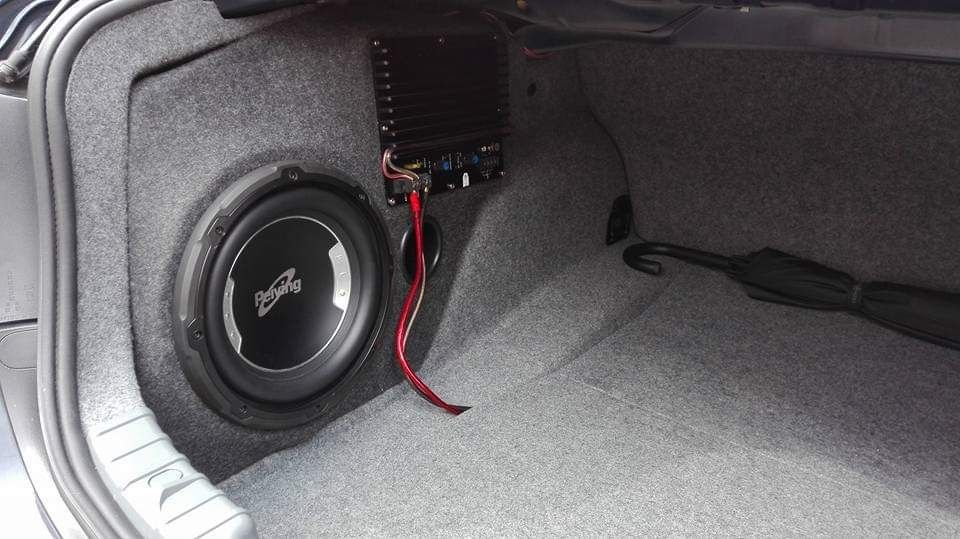 Subwoofer fitbox BMW E90 tuba pod zabudowę