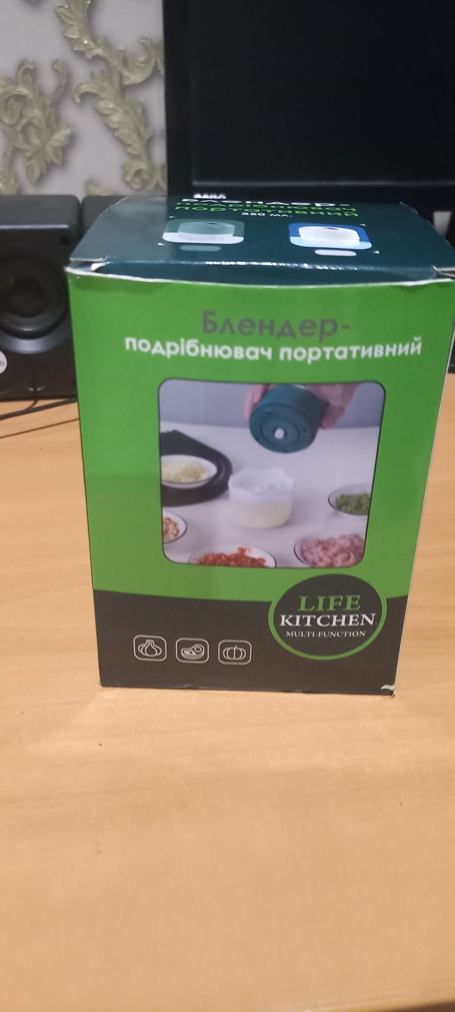 Подрібнювач блендер кухонний комбайн із чашею