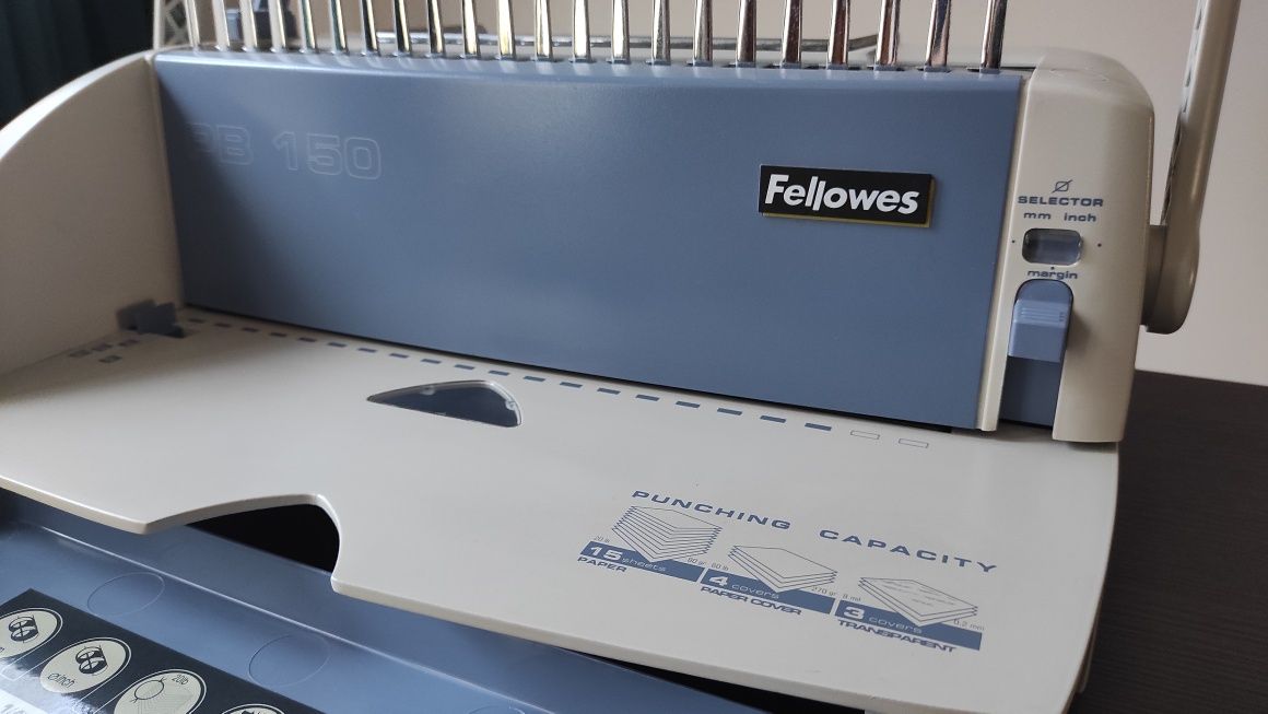 Máquina de encadernação/perfuração Fellowes PB 150 manual