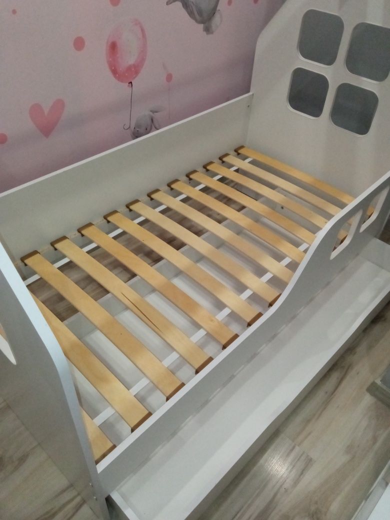 Łóżko dziecięce DOMEK z szufladą 140x70