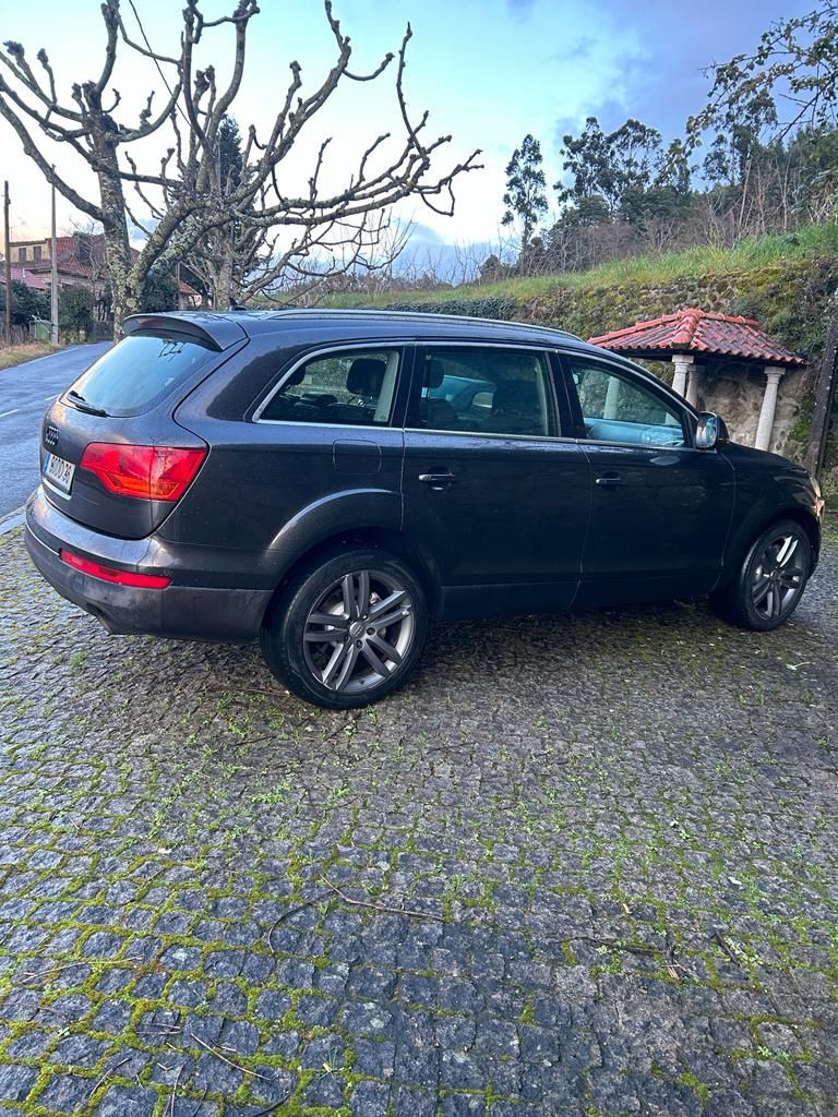 Audi Q7 2007- Em bom estado