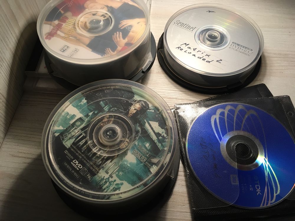 Фільми в DVD форматі на дисках