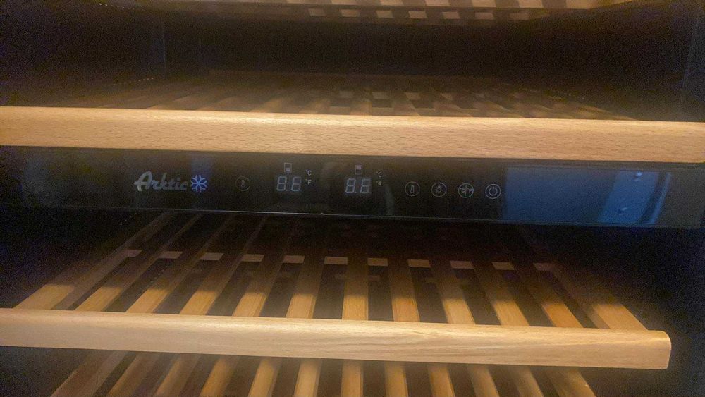 Lodówka na wino 160 butelek