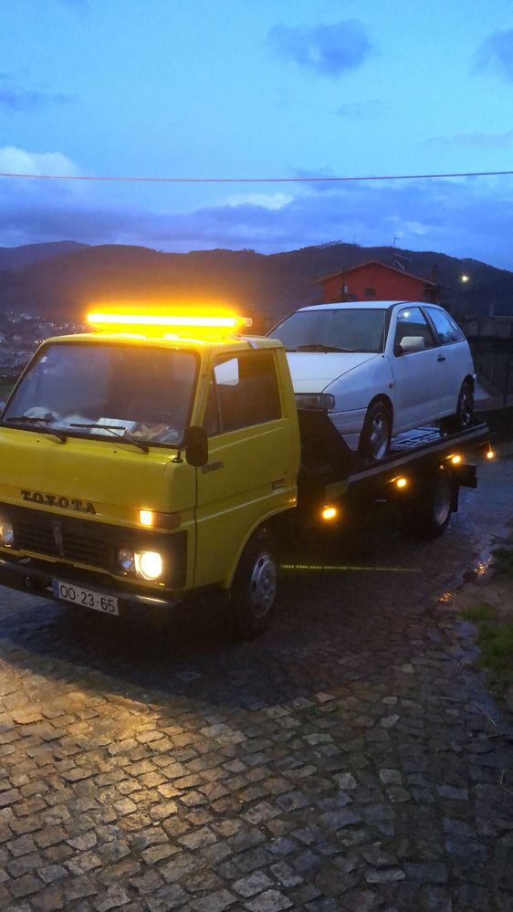 Serviço de Reboque Automóveis Ligeiros e Motas