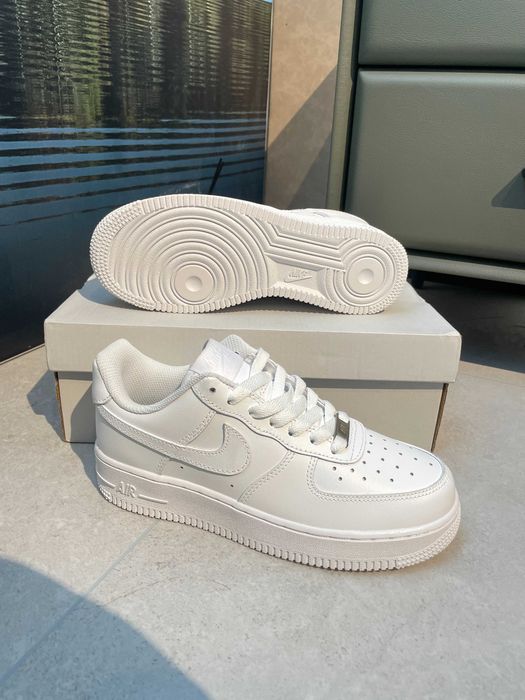 Buty meskie Mokasyny Nike Air Force 1 Low '07 White R.40