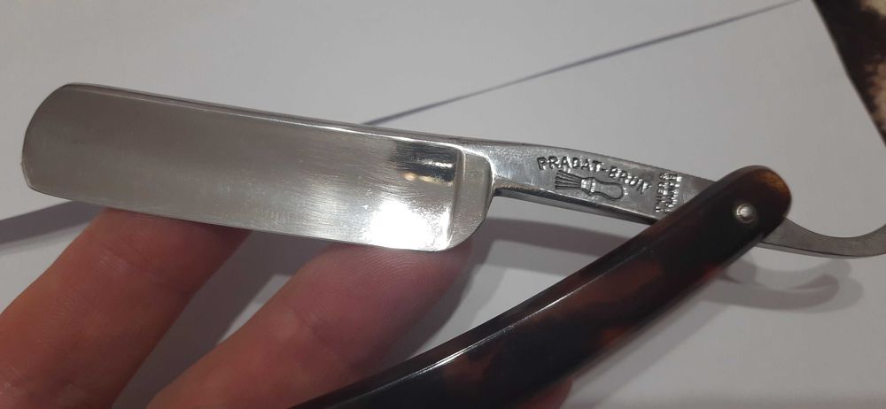 Продам опасную бритву