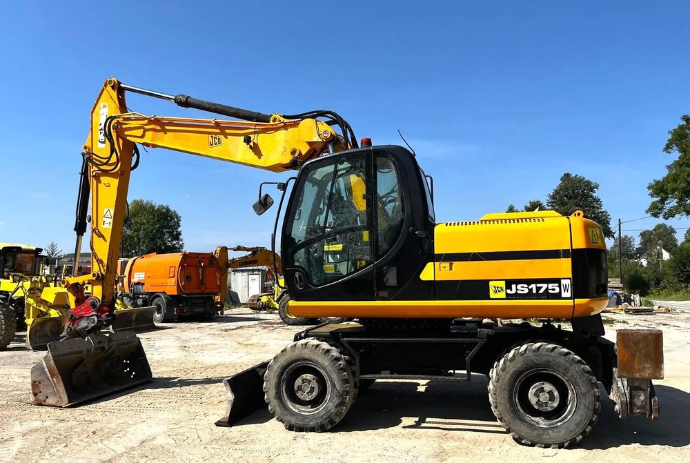 JCB JS-175