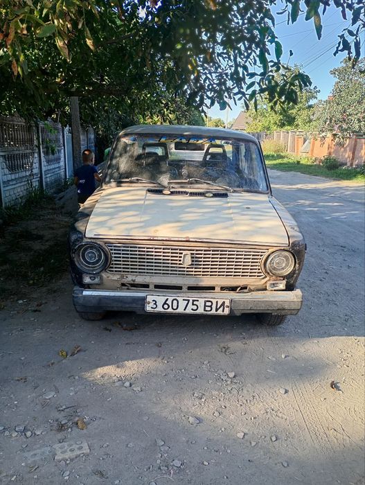Продам 2 ВАЗ 2101     .