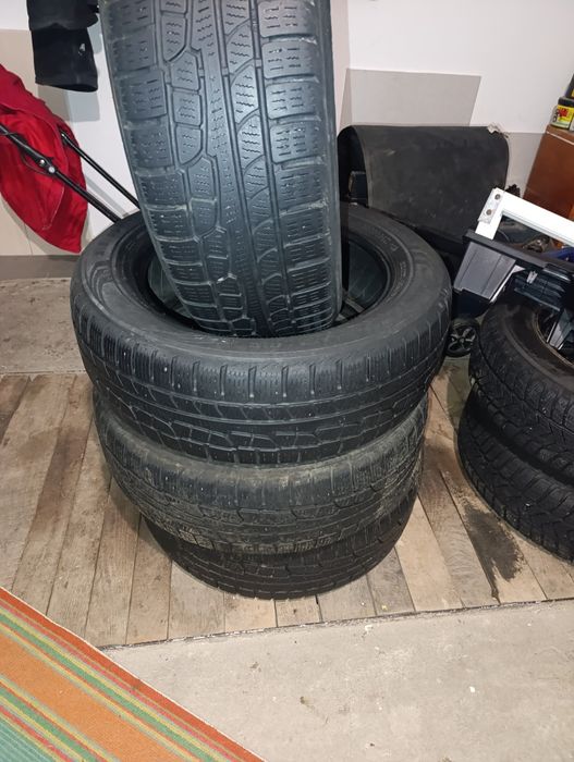 Шини Нокіан 215/60/17