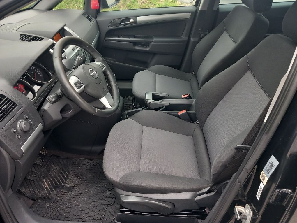 Opel Zafira B 2014/15 sprowadzony z Niemiec