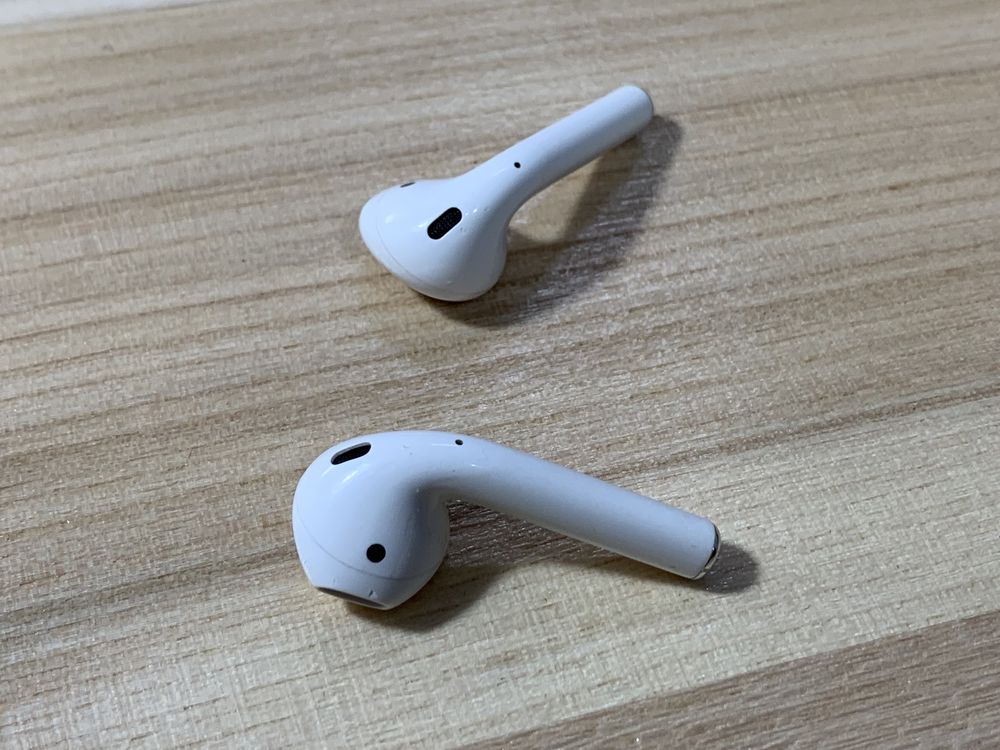 AirPods 1 Series