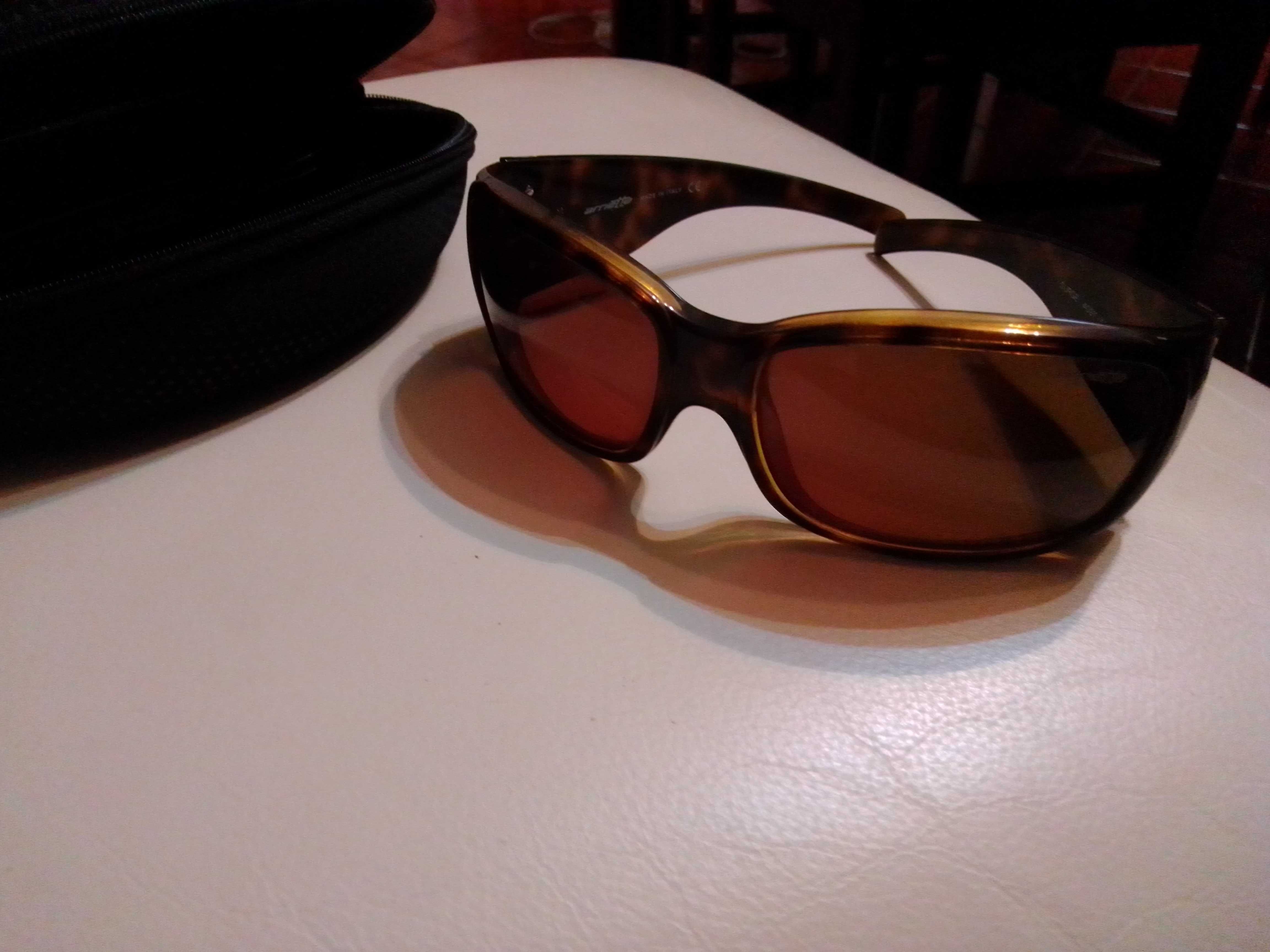 3 Óculos de sol Arnette + Tommy Hilfiger+ Armani
